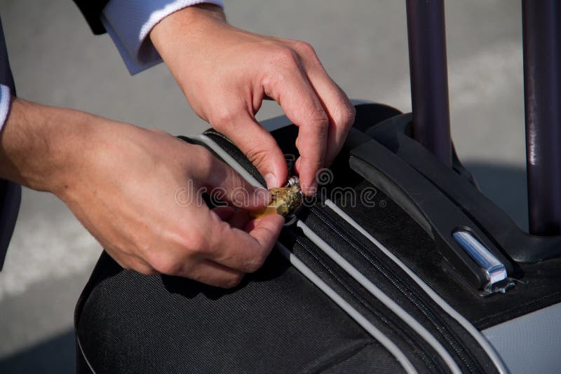Τερματικό βαλιτσών ασφάλειας αποσκευών ταξιδιού αερολιμένων στοκ φωτογραφία Τερματικό βαλιτσών ασφάλειας αποσκευών ταξιδιού αερολιμένων στοκ φωτογραφία