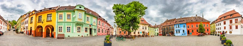 Τετράγωνο ακροπόλεων Sighisoara, Ρουμανία στοκ φωτογραφία Τετράγωνο ακροπόλεων Sighisoara, Ρουμανία στοκ φωτογραφία
