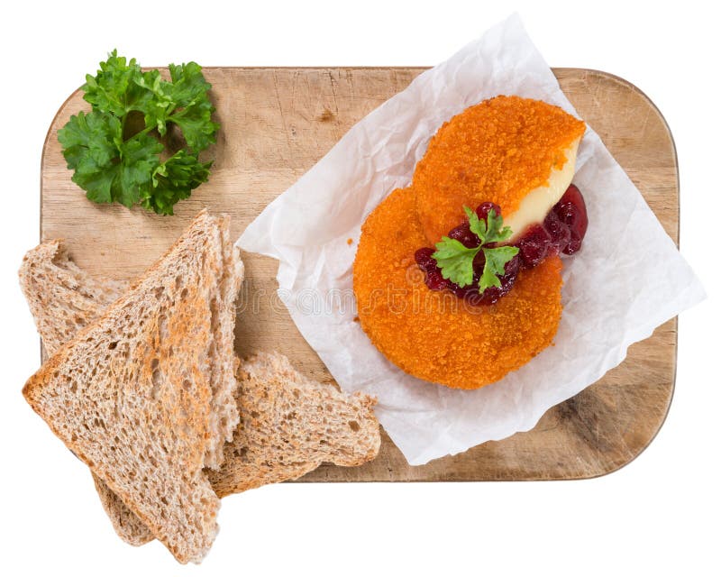 Τηγανισμένο Camembert που απομονώνεται στο λευκό στοκ φωτογραφίες με δικαίωμα ελεύθερης χρήσης