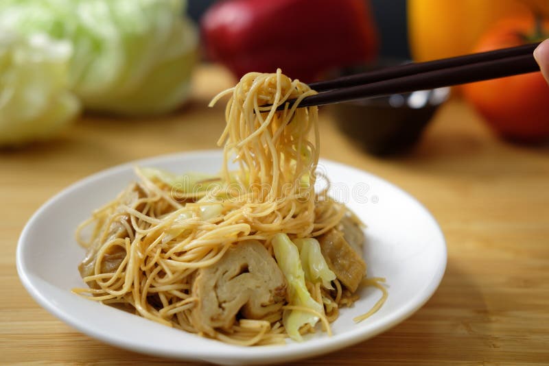 Τηγανισμένο κινεζικό noodle στοκ φωτογραφία με δικαίωμα ελεύθερης χρήσης Τηγανισμένο κινεζικό noodle στοκ φωτογραφία με δικαίωμα ελεύθερης χρήσης