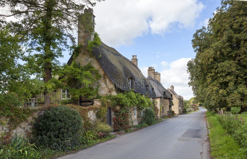 Το Cotswold τα εξοχικά σπίτια, Αγγλία στοκ φωτογραφία με δικαίωμα ελεύθερης χρήσης Το Cotswold τα εξοχικά σπίτια, Αγγλία στοκ φωτογραφία με δικαίωμα ελεύθερης χρήσης