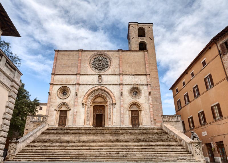 Το Duomo Todi, Ιταλία στοκ εικόνα