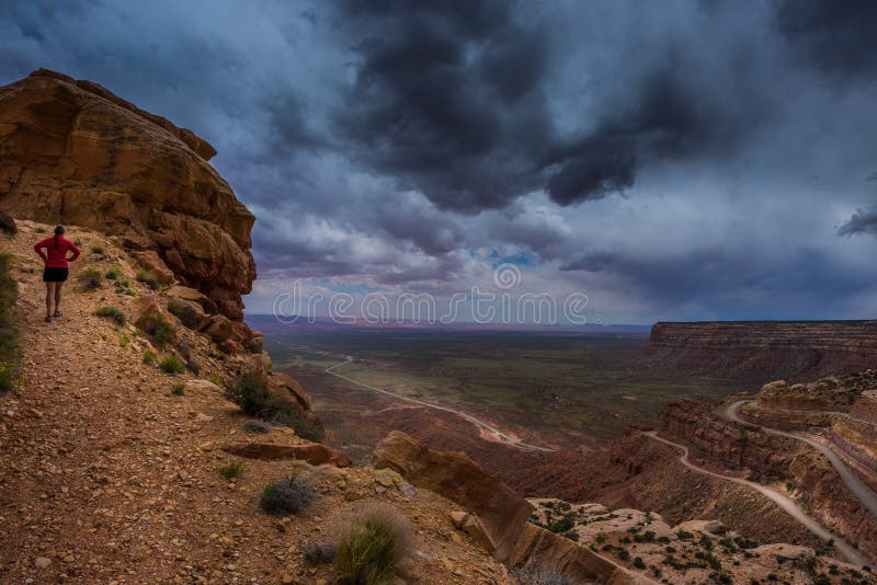Το Moki Dugway αγνοεί το μεξικάνικο καπέλο Γιούτα στοκ εικόνες