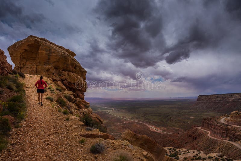 Το Moki Dugway αγνοεί το μεξικάνικο καπέλο Γιούτα στοκ φωτογραφίες με δικαίωμα ελεύθερης χρήσης