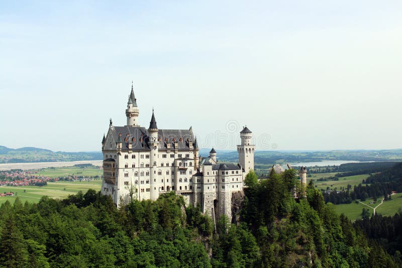 Το διασημότερο βαυαρικό κάστρο Neuschwanstein στοκ φωτογραφία με δικαίωμα ελεύθερης χρήσης