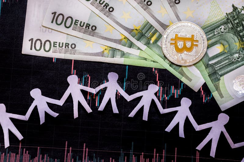 Το εικονικό χρυσό bitcoin χρημάτων σε εκατό ευρο- λογαριασμούς και τα Forex εγγράφου σχεδιάζουν το υπόβαθρο με τους ανθρώπους εγγ στοκ φωτογραφίες με δικαίωμα ελεύθερης χρήσης Το εικονικό χρυσό bitcoin χρημάτων σε εκατό ευρο- λογαριασμούς και τα Forex εγγράφου σχεδιάζουν το υπόβαθρο με τους ανθρώπους εγγ στοκ φωτογραφίες με δικαίωμα ελεύθερης χρήσης