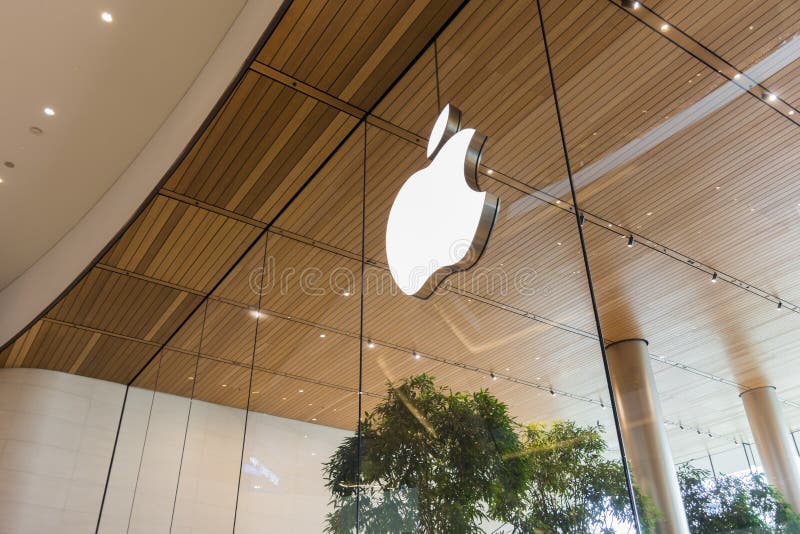 Το λογότυπο της Apple Iconsiam στο εμπορικό κέντρο, είναι ένα νέο παγκόσμιο ορόσημο στον ποταμό Chao Expression στην Μπανγκόκ της στοκ φωτογραφίες Το λογότυπο της Apple Iconsiam στο εμπορικό κέντρο, είναι ένα νέο παγκόσμιο ορόσημο στον ποταμό Chao Expression στην Μπανγκόκ της στοκ φωτογραφίες