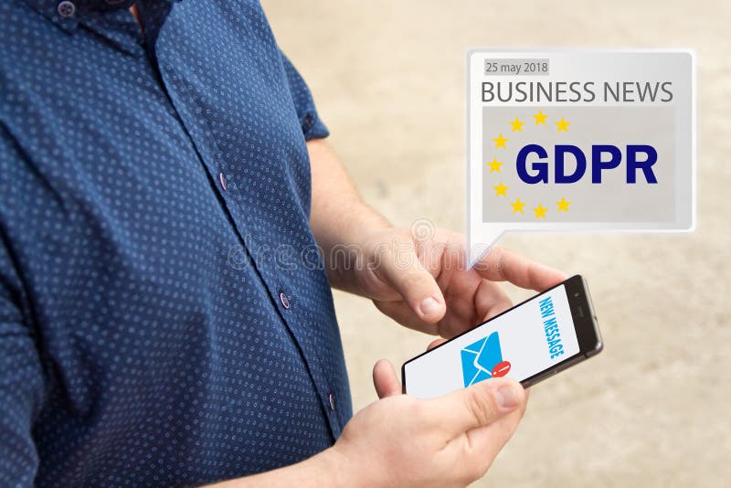 Το μήνυμα GDPR έλαβε ένα ηλεκτρονικό ταχυδρομείο on-line σε ένα κινητό τηλέφωνο Στέλνοντας το μήνυμα σε απευθείας σύνδεση στοκ φωτογραφία Το μήνυμα GDPR έλαβε ένα ηλεκτρονικό ταχυδρομείο on-line σε ένα κινητό τηλέφωνο Στέλνοντας το μήνυμα σε απευθείας σύνδεση στοκ φωτογραφία