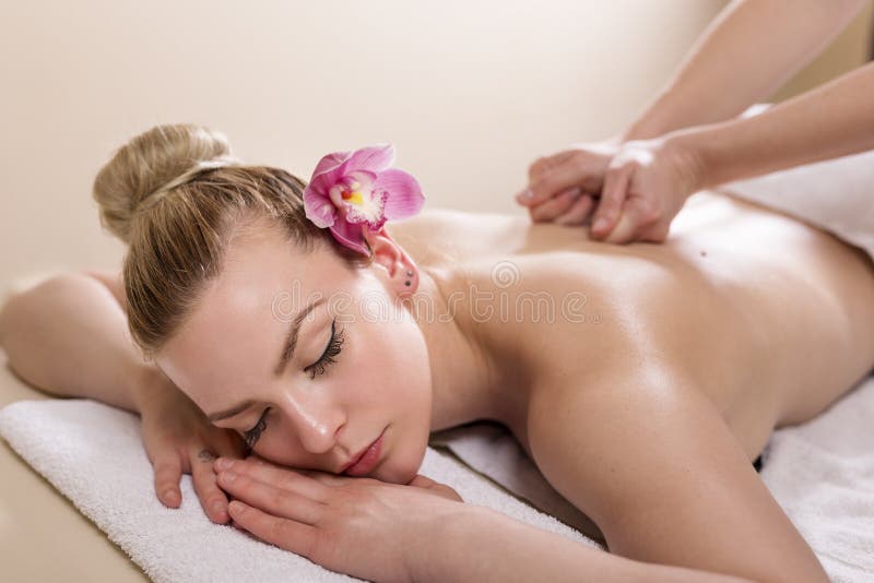 το μασάζ χαλαρώνει στοκ φωτογραφίες