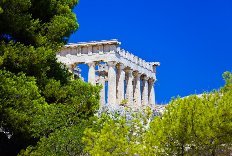 το νησί της Ελλάδας aegina καταστρέφει το ναό