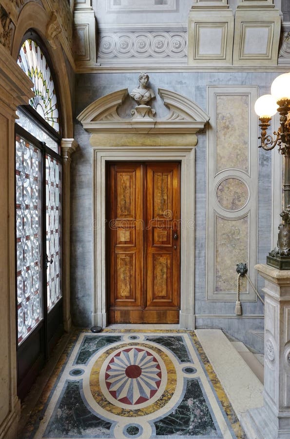 Το ξενοδοχείο του Aman Canal Grande που βρίσκεται στο Palazzo Papadopoli στη Βενετία στοκ εικόνα Το ξενοδοχείο του Aman Canal Grande που βρίσκεται στο Palazzo Papadopoli στη Βενετία στοκ εικόνα