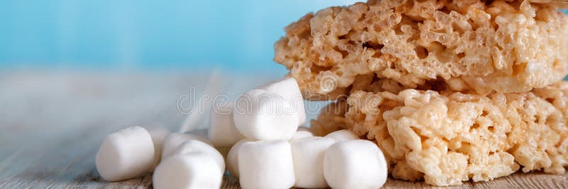 Το ρύζι τριζάτο μεταχειρίζεται με Marshmallows στοκ φωτογραφία με δικαίωμα ελεύθερης χρήσης Το ρύζι τριζάτο μεταχειρίζεται με Marshmallows στοκ φωτογραφία με δικαίωμα ελεύθερης χρήσης