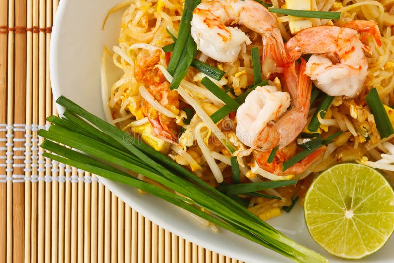 το τηγανισμένο noodles ρύζι μαξι&lambd στοκ εικόνες