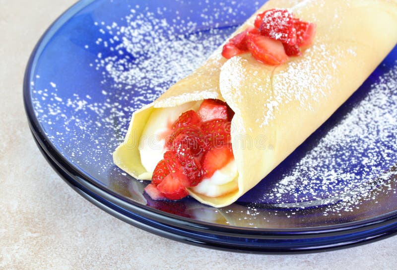 το τυρί crepe η εύγευστη φράουλα στοκ εικόνα