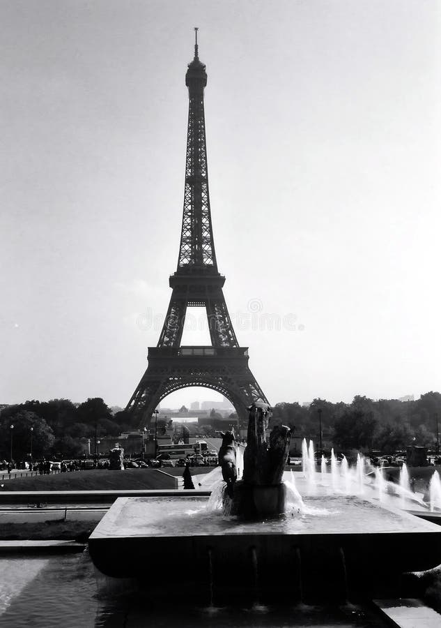 το φύλλο περιήγησης του tower eiffel στοκ φωτογραφία με δικαίωμα ελεύθερης χρήσης