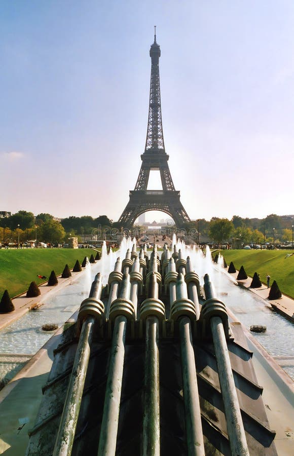 το φύλλο περιήγησης του tower eiffel. στοκ εικόνες