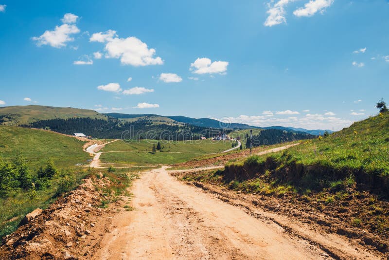 Τοπία των βουνών Rodna ανατολικά carpathians, Ρουμανία στοκ εικόνα με δικαίωμα ελεύθερης χρήσης Τοπία των βουνών Rodna ανατολικά carpathians, Ρουμανία στοκ εικόνα με δικαίωμα ελεύθερης χρήσης