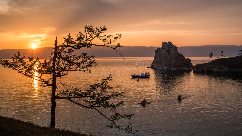 Τοπίο της λίμνης Baikal, Olkhon Island, Irkutsk, ΣιβηÏία, Ρωσία. Το ηλιοβασίλεμα των Σ στοκ φωτογραφίες με δικαίωμα ελεύθερης χρήσης