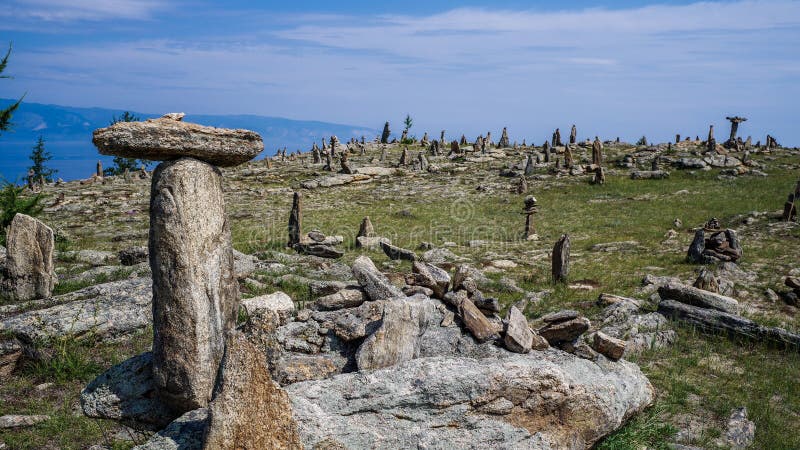 Τοπίο της λίμνης Baikal, Olkhon Island, Irkutsk, ΣιβηÏία, Ρωσία. Το Ï€Îσιμο στοκ φωτογραφία