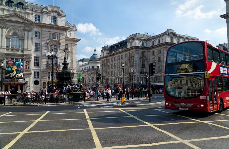 τουρίστες τσίρκων picadilly στοκ εικόνες τουρίστες τσίρκων picadilly στοκ εικόνες