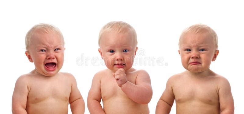 Τρία χαριτωμένα μωρά που απομονώνονται στο λευκό