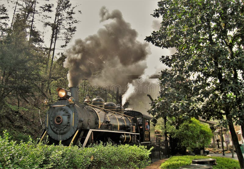 Τραίνο σε Dollywood στο Τένεσι στοκ φωτογραφία με δικαίωμα ελεύθερης χρήσης Τραίνο σε Dollywood στο Τένεσι στοκ φωτογραφία με δικαίωμα ελεύθερης χρήσης