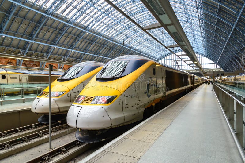 Τραίνο υψηλής ταχύτητας EUROSTAR στο Λονδίνο, UK στοκ φωτογραφία Τραίνο υψηλής ταχύτητας EUROSTAR στο Λονδίνο, UK στοκ φωτογραφία
