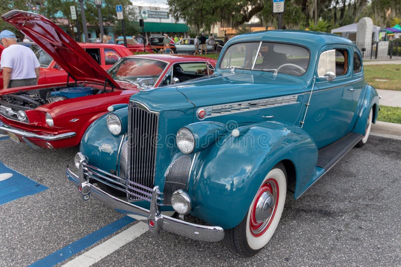 Τριών τετάρτων άποψη του 1940 Packard στοκ φωτογραφία με δικαίωμα ελεύθερης χρήσης Τριών τετάρτων άποψη του 1940 Packard στοκ φωτογραφία με δικαίωμα ελεύθερης χρήσης