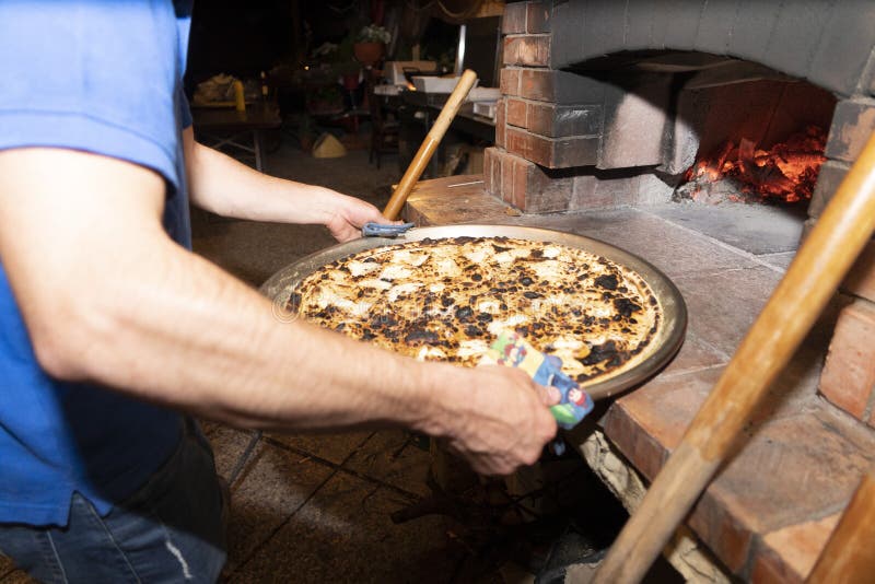 τυρί recco focaccia ιταλικό πλατύ φούρνο ξύλου ψημένο παραδοσιακό πιάτο στοκ εικόνες