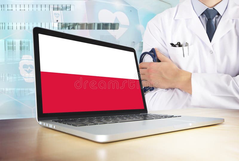 Υγειονομικό σύστημα της Πολωνίας στο θέμα τεχνολογίας Πολωνική σημαία στη οθόνη υπολογιστή Γιατρός που στέκεται με το στηθοσκόπιο στοκ φωτογραφία με δικαίωμα ελεύθερης χρήσης Υγειονομικό σύστημα της Πολωνίας στο θέμα τεχνολογίας Πολωνική σημαία στη οθόνη υπολογιστή Γιατρός που στέκεται με το στηθοσκόπιο στοκ φωτογραφία με δικαίωμα ελεύθερης χρήσης