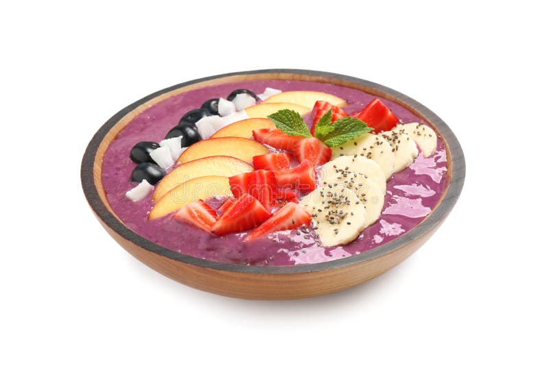 υγιεινό πρωινό με νόστιμο acai smoothus και φρούτα στο μπολ απομονωμένο σε λευκό στοκ φωτογραφίες με δικαίωμα ελεύθερης χρήσης
