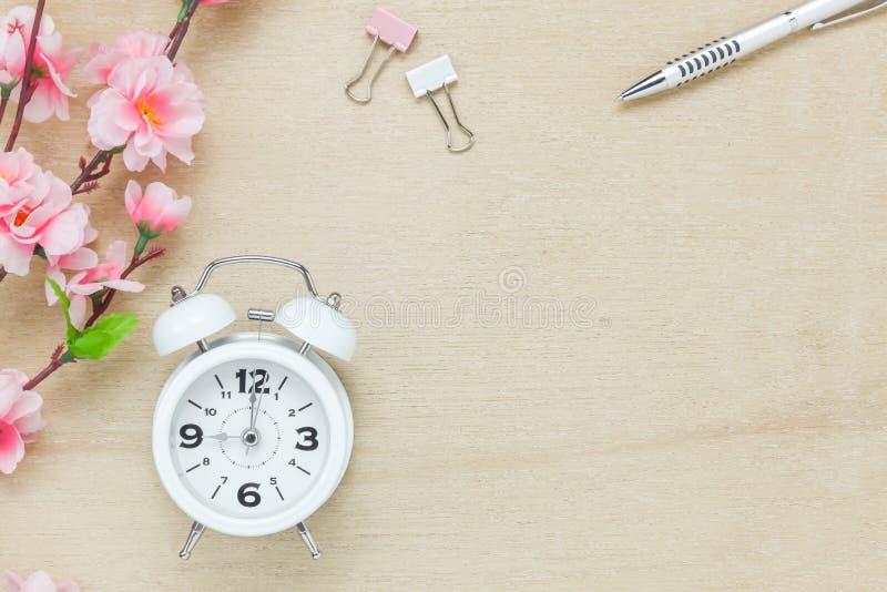 Υπόβαθρο γραφείων επιχειρησιακών γραφείων Ο ασημένιος καφές β μανδρών στοκ εικόνες Υπόβαθρο γραφείων επιχειρησιακών γραφείων Ο ασημένιος καφές β μανδρών στοκ εικόνες