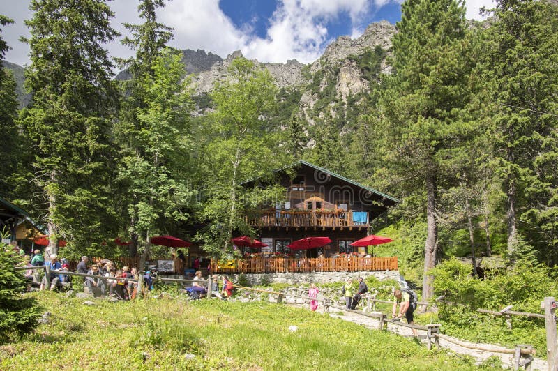 Υψηλά βουνά Tatra/Σλοβακία - 6 Ιουλίου 2017 στοκ φωτογραφία με δικαίωμα ελεύθερης χρήσης Υψηλά βουνά Tatra/Σλοβακία - 6 Ιουλίου 2017 στοκ φωτογραφία με δικαίωμα ελεύθερης χρήσης