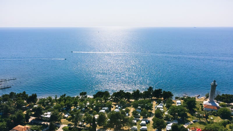 φάρος στην αβουντρίγια εναέρια ακτή ακτή όντας κροατία στοκ φωτογραφίες με δικαίωμα ελεύθερης χρήσης