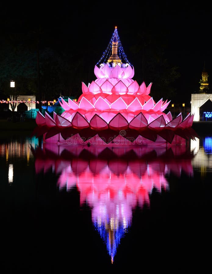 Φεστιβάλ Loy kratong στοκ φωτογραφία με δικαίωμα ελεύθερης χρήσης Φεστιβάλ Loy kratong στοκ φωτογραφία με δικαίωμα ελεύθερης χρήσης
