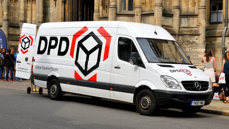 Φορτηγό παράδοσης DPD στοκ φωτογραφίες Φορτηγό παράδοσης DPD στοκ φωτογραφίες