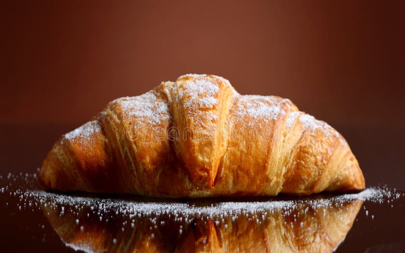 Φρέσκο και νόστιμο Croissant στοκ φωτογραφίες Φρέσκο και νόστιμο Croissant στοκ φωτογραφίες