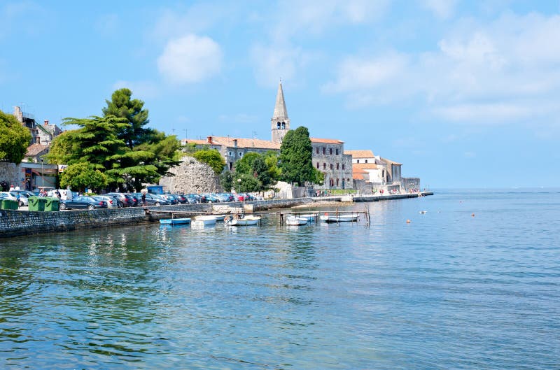 Φρούριο Porec στο ιστορικό κέντρο στοκ φωτογραφία με δικαίωμα ελεύθερης χρήσης Φρούριο Porec στο ιστορικό κέντρο στοκ φωτογραφία με δικαίωμα ελεύθερης χρήσης