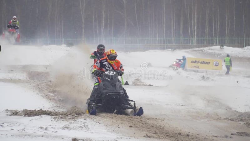 Φυλές οχήματος για το χιόνι στη χειμερινή εποχή Πρωτάθλημα στα οχήματα για το χιόνι στις 27 Ιανουαρίου 2018