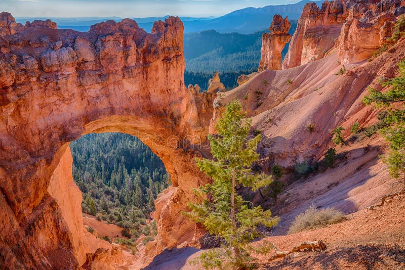Natural Arch in Bryce Canyon National Parks, Utah. Natural Arch in Bryce Canyon National Parks, Utah