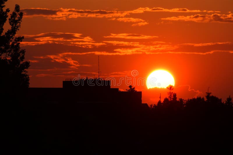 Φωτεινό πορτοκαλί Sunset στοκ εικόνα