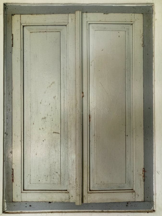 φωτογραφία με πολύχρωμα γκρι παράθυρα στοκ εικόνα με δικαίωμα ελεύθερης χρήσης