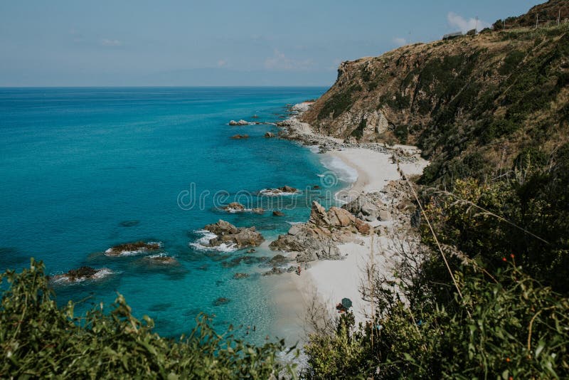φωτογραφία της όμορφης όψης της παραλίας marinella di zambrone στην ιταλία στοκ εικόνες με δικαίωμα ελεύθερης χρήσης