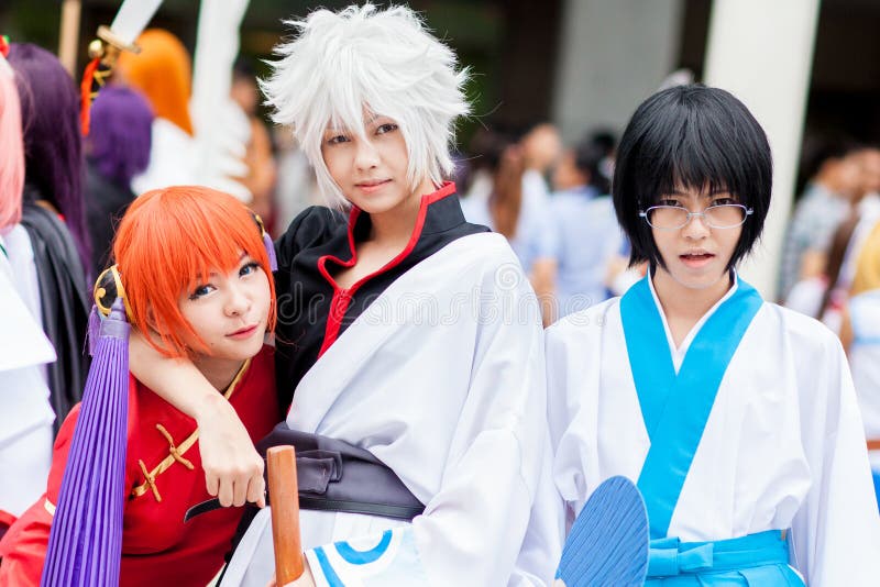 φόρεμα cosplayers ως χαρακτήρες από τα κινούμενα σχέδια και το παιχνίδι στοκ εικόνα με δικαίωμα ελεύθερης χρήσης φόρεμα cosplayers ως χαρακτήρες από τα κινούμενα σχέδια και το παιχνίδι στοκ εικόνα με δικαίωμα ελεύθερης χρήσης