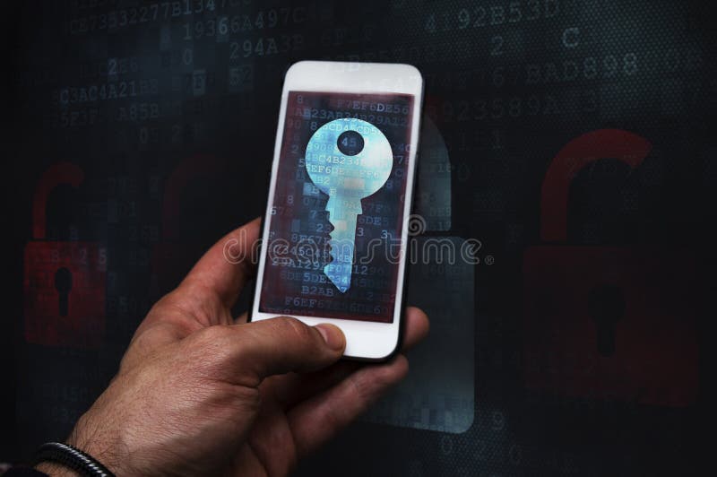 Χάκερ εγκλήματος Cyber που χρησιμοποιεί το κινητό τηλέφωνο στοκ εικόνα με δικαίωμα ελεύθερης χρήσης Χάκερ εγκλήματος Cyber που χρησιμοποιεί το κινητό τηλέφωνο στοκ εικόνα με δικαίωμα ελεύθερης χρήσης