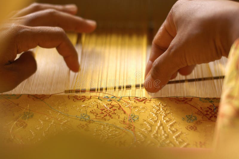 χέρι songket που υφαίνει στοκ εικόνες χέρι songket που υφαίνει στοκ εικόνες