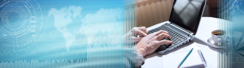 Χέρια που χρησιμοποιούν ένα lap-top, σκληρή ελαφριά επίδραση έμβλημα πανοραμικό ελεύθερη απεικόνιση δικαιώματος