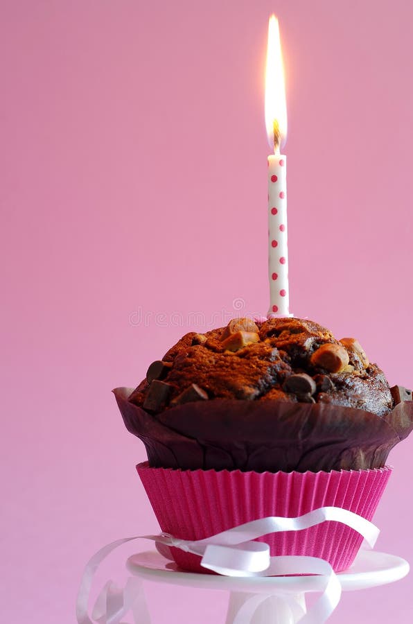 χαιρετισμός καρτών γενεθλίων cupcake ευτυχής στοκ εικόνες με δικαίωμα ελεύθερης χρήσης χαιρετισμός καρτών γενεθλίων cupcake ευτυχής στοκ εικόνες με δικαίωμα ελεύθερης χρήσης