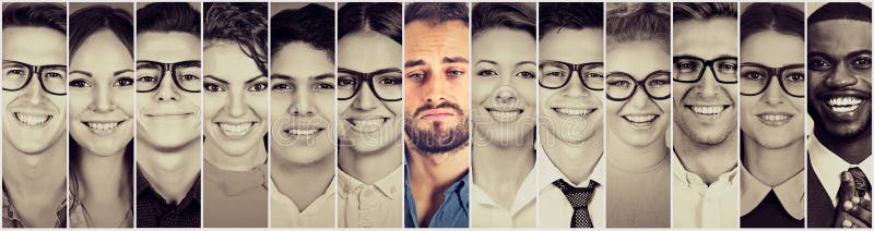 χαμόγελο προσώπων Ευτυχής ομάδα multiethnic ανδρών και γυναικών ανθρώπων στοκ εικόνες με δικαίωμα ελεύθερης χρήσης χαμόγελο προσώπων Ευτυχής ομάδα multiethnic ανδρών και γυναικών ανθρώπων στοκ εικόνες με δικαίωμα ελεύθερης χρήσης