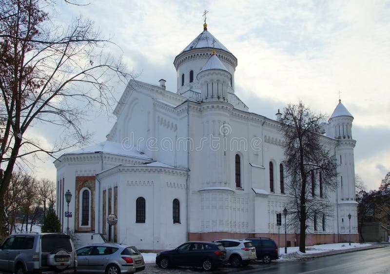χειμερινός περίπατος στο κεντρικό τμήμα της πόλης ο καθεδρικός ναός
